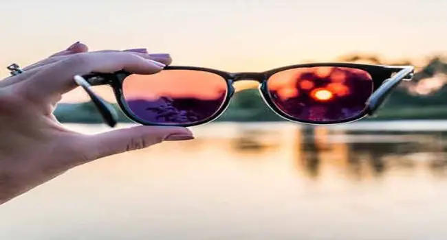 عینک آفتابی پلاریزه چیست؟